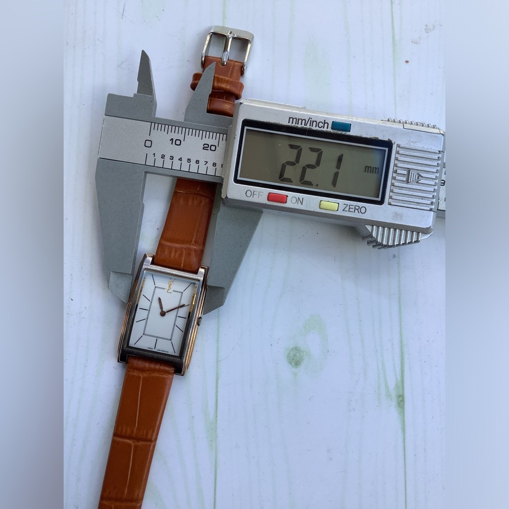 Ladies Yves Saint Laurent wristwatch🌟🌟 - Picture 7 of 11